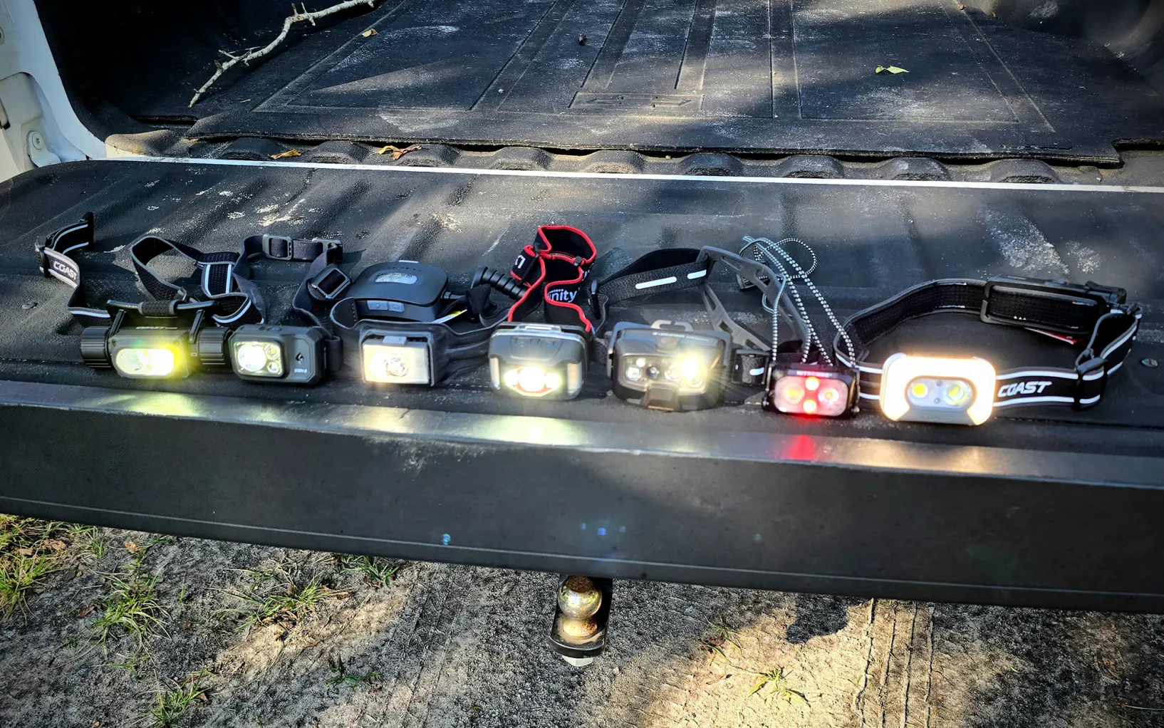 Vi testade 24 pannlampor för att hitta de ljusstarkaste modellerna för utomhusäventyr 2026